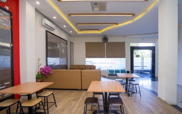 OYO 1761 彭多克英达鲁玛科斯酒店(OYO 1761 Pondok Indah Rumah Kost)