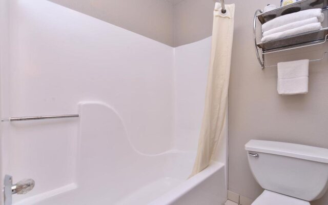 Cottonwood Inn and Conference Center