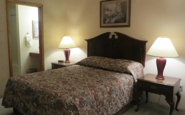 Churchills North Country Lodge LLC