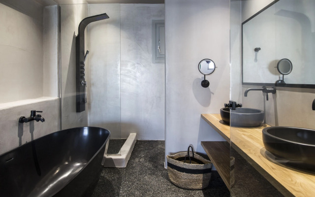 Adorno Beach Hotel & Suites