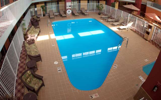 Roosevelt Grand Dakota, SureStay Collection by Best Western