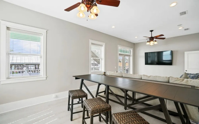 Beach House - Lazy Lagoon by PHG