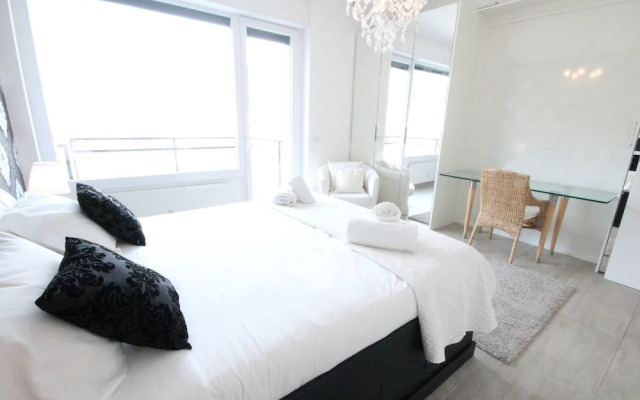 Victoria Apartment