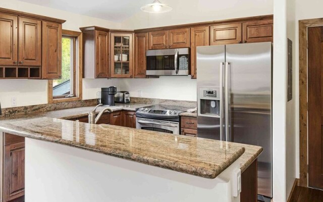 Timberfalls 1005 3 Bedroom Condo by RedAwning