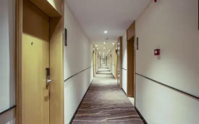 City Convenient Hotel