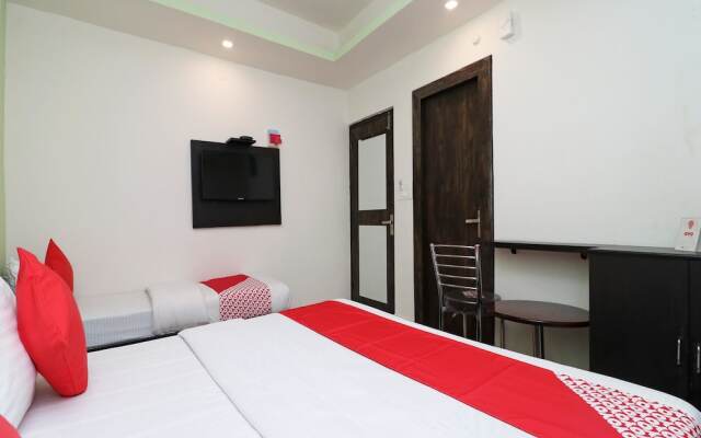 OYO 14801 Hotel Ganges Glory