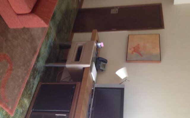 E-Hotel