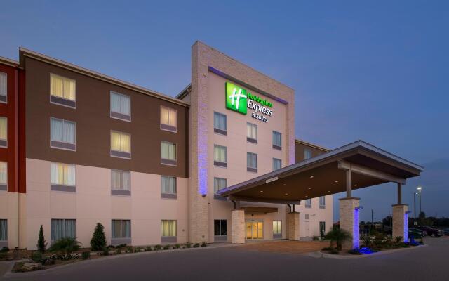 Holiday Inn Express & Suites Bay City, an IHG Hotel