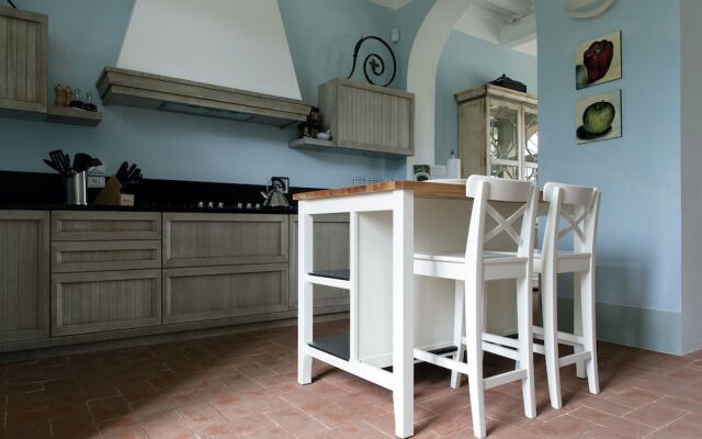 Villa Oliveto - Five Bedroom Home