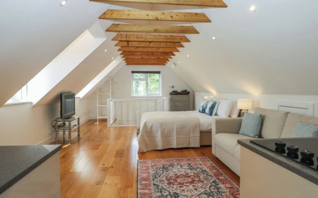 Thames Retreat