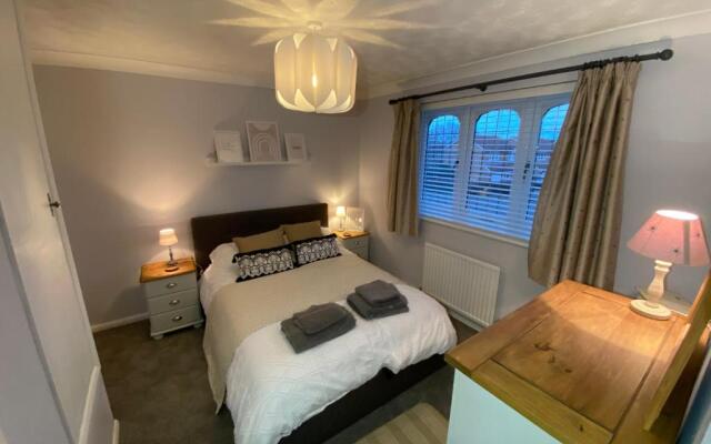 Lovely family home, 5 minutes from the beach