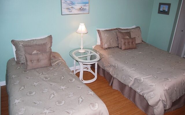 Island Winds East 409 condo