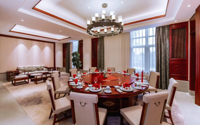 YUN-ZEN Jinling Acrobatics Hotel