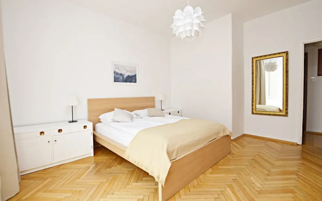 Lighthouse by 3City Rentals