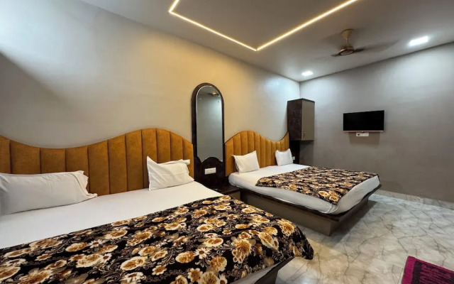 Hotel Guruvayur Dham Mathura