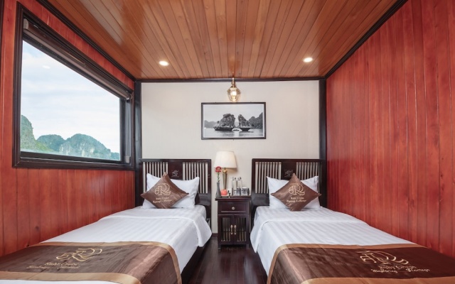 Ruby Cruise – Guest Rooms – Ha Long