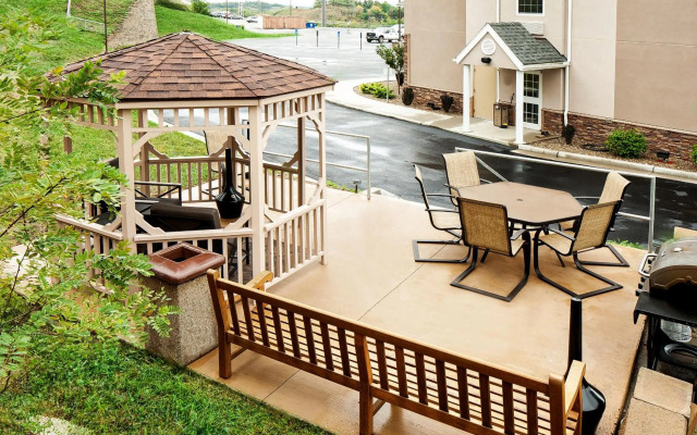 Microtel Inn & Suites by Wyndham St Clairsville/Wheeling