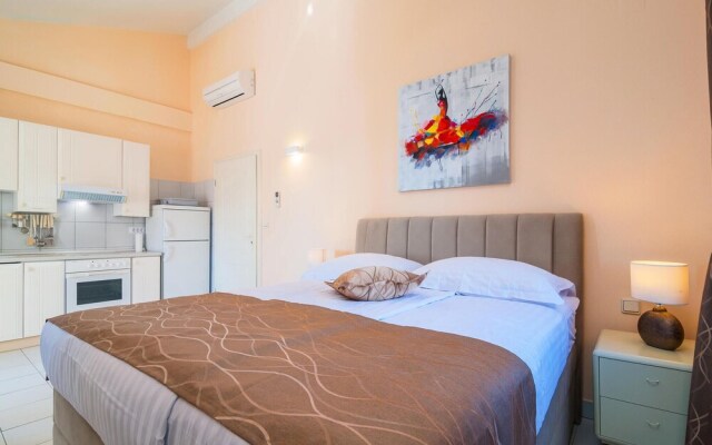 Awesome Apartment in Okrug Donji With 1 Bedrooms and Wifi