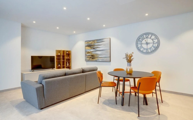 Luxury 2BR Apartment in Portomaso