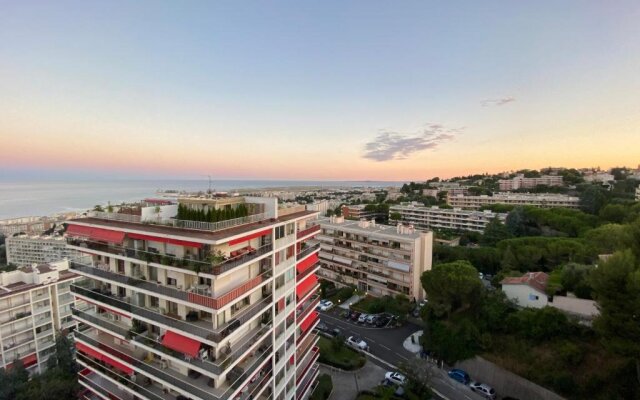 Appartement 2 pièces vue mer à Nice Fabron les Constellations Piscine 10mn promenade des Anglais