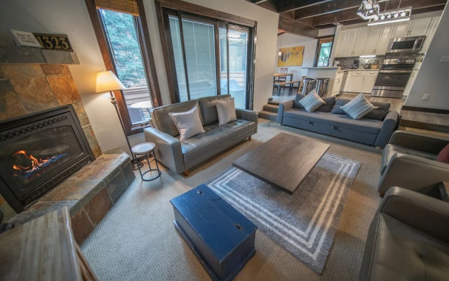 Tennis Townhomes 1323