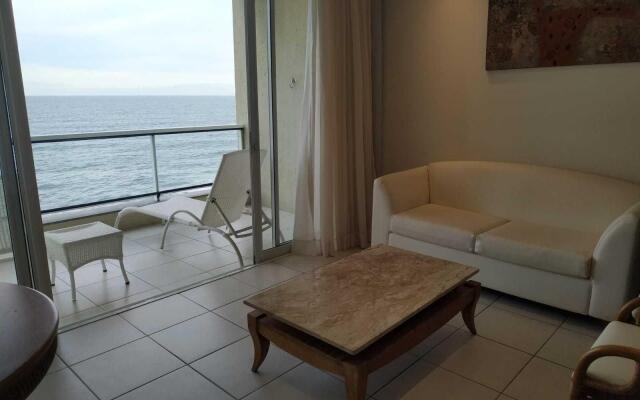 Studio vista mar pé na areia no Santinho STO2208