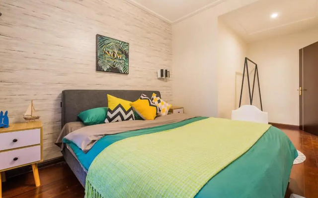 Xi'an Beilin·big Wild Goose Pagoda· Locals Apartment 00128350