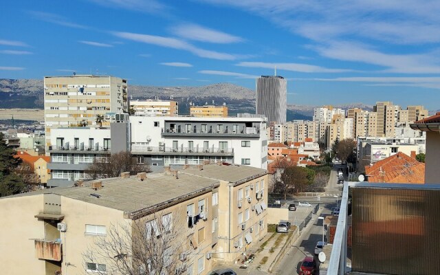 Captivating Apartment 15 Sleeps 4 Guests