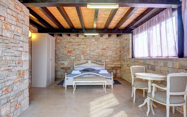 Charming Villa With Heated Pool Near Rovinj