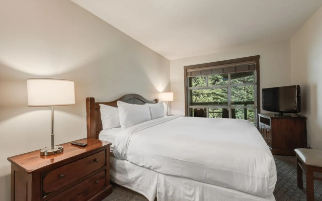 Blackcomb Springs Suites by CLIQUE