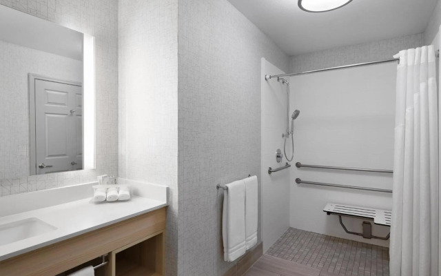 Holiday Inn Express Ft Bragg by IHG