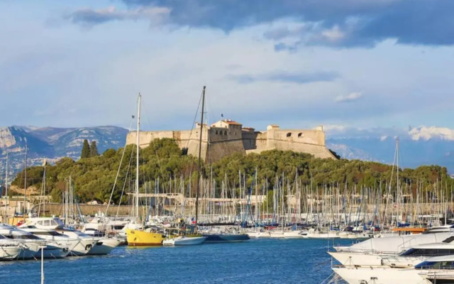 Port Vauban appartement F3 refait à neuf