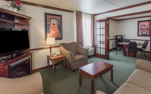 Baymont Inn & Suites Mandan Bismarck Area