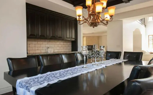 Encino 5 Bedroom House-Private Pool