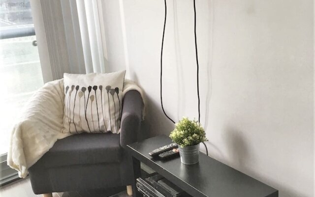 New One Bedroom Condo Downtown-CN TOWER