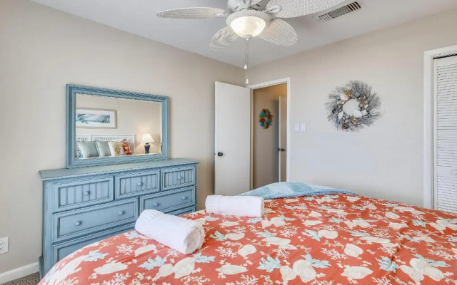 Beachfront Seashell by Ryson Vacation Rentals