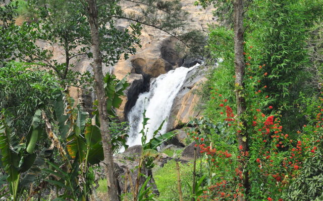 Aruvi Resorts