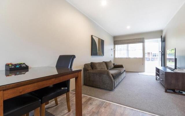 Colonial Court Motor Inn