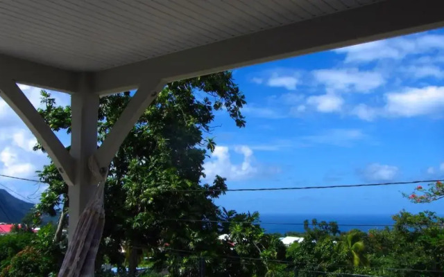 Or bleu-Bungalow volcan Soufriere-Vue sur mer