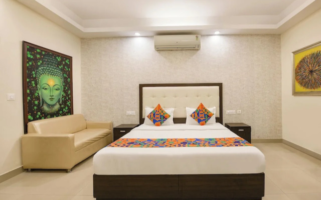 FabHotel Harnoor House - Gold Souk Mall