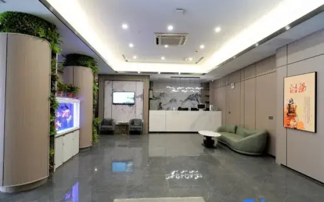TukE China Light Residence Hotel