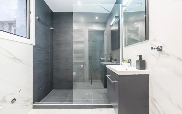 K&D Modern Apartment in Athens