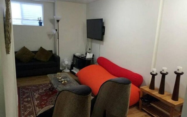 Beautiful Furnished Basement Suite In Airdrie