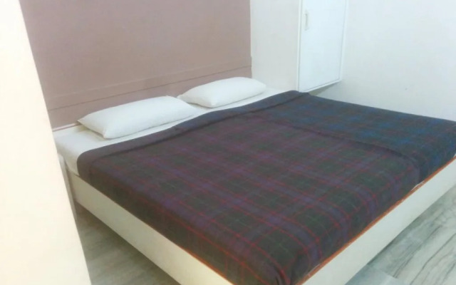 Aaram Lodging & Boarding