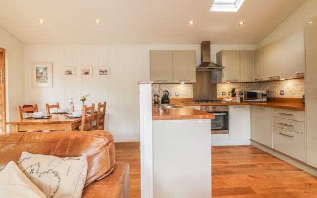 10 Water'S Edge, Looe