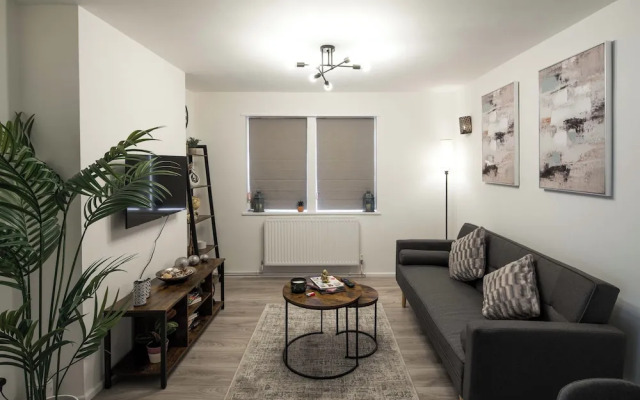 1 Bed Flat - Sleeps 3 - Parking - Wifi