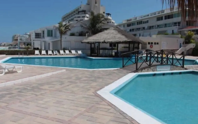 Wonderful Suite Front Of The Beach In Cancun Hotel Zone