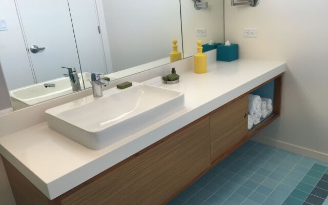 Beverly Laurel Hotel at West Hollywood