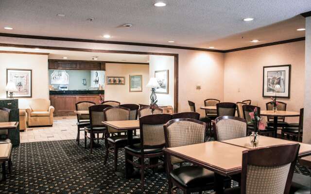 La Quinta Inn and Suites by Wyndham Cincinnati North