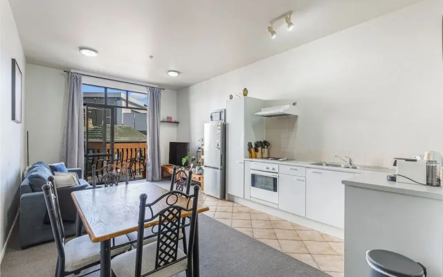 1Br Haven W/ Balcony & Parking